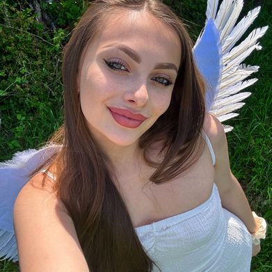 Sophia Reed 🌷 Added Photo on 2025-05-05