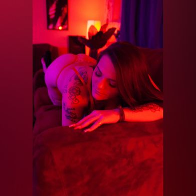 Julz 🤤 (juicyjulzz) Header Photo Added 2025-06-23