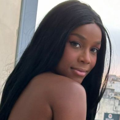 OnlyFans Model Fernanda V (fernanda_v_02) Profile Image