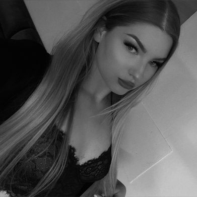 OnlyFans Model Natasha 💕 (pole.on.a.pole) Profile Image