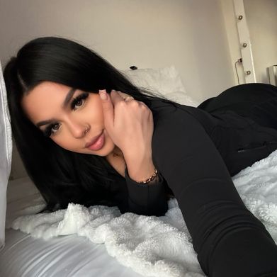 OnlyFans Model Grace | 4’11 🍑 (alexciagrace) Profile Image