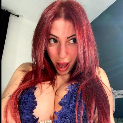 Venusclad (venuscladredhead) OnlyFans profile photo