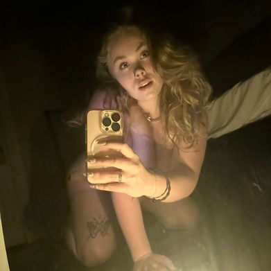 Miss Piggy (pinklikemisspiggy) Header Photo Added 2025-09-14