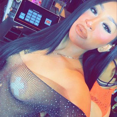 abril (chupisss) Header Photo Added 2025-09-03