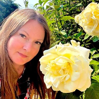 Sari Rivers (sexysaririvers) Profile Photo Added 2025-12-13