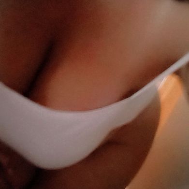 Nina🌹 (u312303613) Header Photo Added 2024-10-15