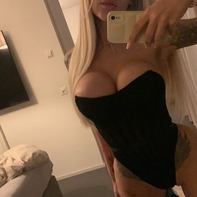 shay (barbieeshay) Header Photo Added 2024-06-02