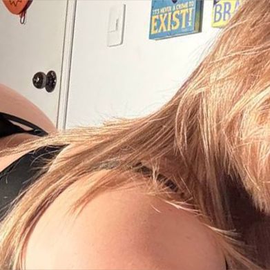 Clara (claralikescosplays) Header Photo Added 2025-09-30