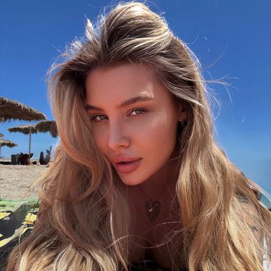 Luna Mur ✨ (murmur_luna) Profile Photo Added 2025-10-03