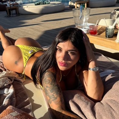 Meel silvera 💋Uruguay (meelsilvera) Header Photo Added 2025-09-14