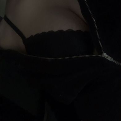 Sel (alix0w) Header Photo Added 2025-06-30