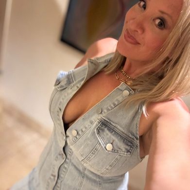 Krissy (krissydoes) Header Photo Added 2025-10-09