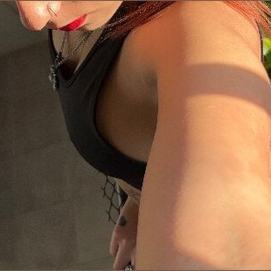 Élise 🌙 (elise.fvl) Header Photo Added 2025-12-05