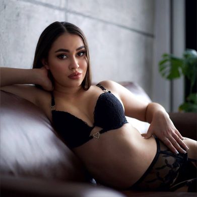 Kassandra (sandravelvetfree) Header Photo Added 2025-06-29