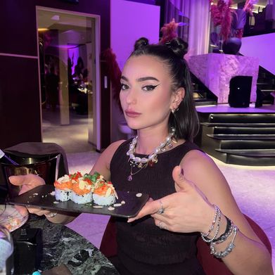 Lunaa (yourlunaagia) Profile Photo Added 2025-03-17