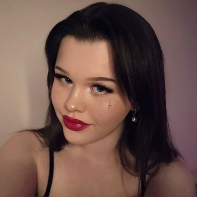 OnlyFans Model Charlotte - lyra1905 (lyra1905) Profile Image