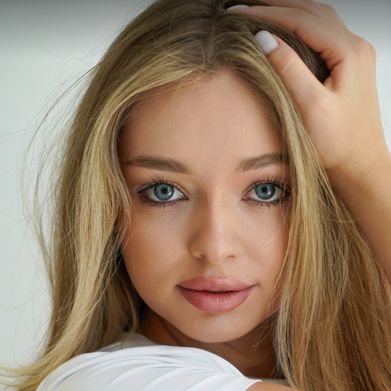 𝗠𝗶𝗮 💋 (mia_di) Profile Photo Added 2025-09-07