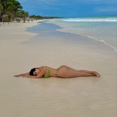 Elizabeth Flores 💘 (elizabethpinaa) Header Photo Added 2024-11-08