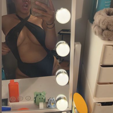 Kelli (kelli_baby) Header Photo Added 2024-10-15