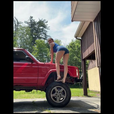 Briana Rose (brianarose1994) Header Photo Added 2025-06-08