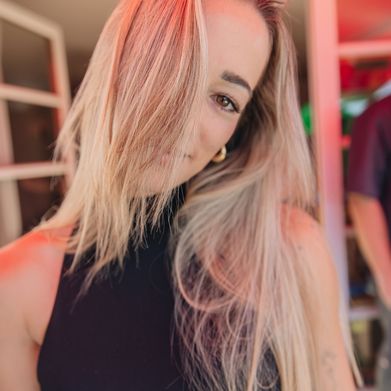 Mercedes (kmercedesbenz) Profile Photo Added 2025-09-22