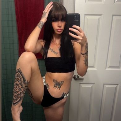 OnlyFans Model Ellie🎀 (xomotobabe) Profile Image