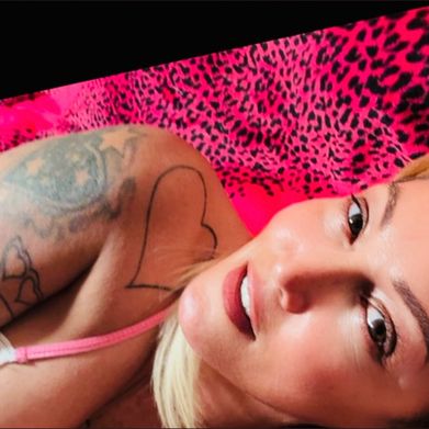 Love Corrie Added Photo on 2025-04-16