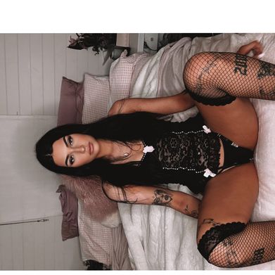 Lucyywallaceexx (badbrunetteex) Header Photo Added 2024-10-14