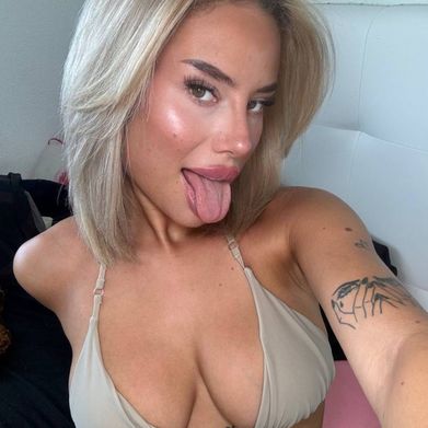 Mira 🤍 (miraphoebe) OnlyFans Profile Image