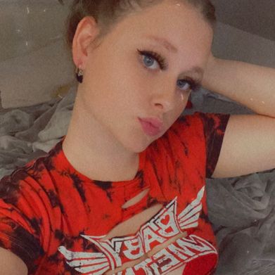 OnlyFans Model QueenChels95 (queenchels95) Profile Image