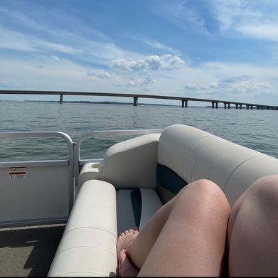 Theia (thoughtful_theia_free) Header Photo Added 2024-05-28