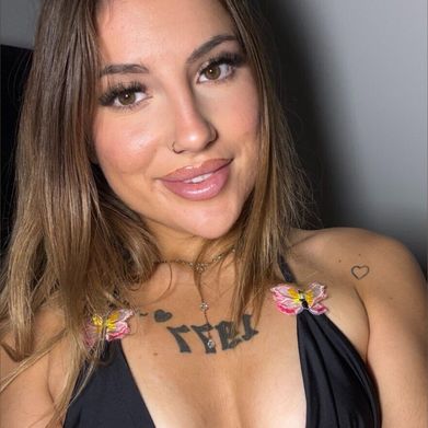 Raluca 💐 (raluca.valahia) OnlyFans Profile Image