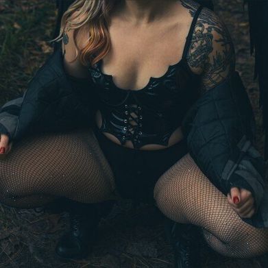 𝕃𝕚𝕝𝕝𝕪 (hotmessexpress.lilly) Header Photo Added 2025-11-12