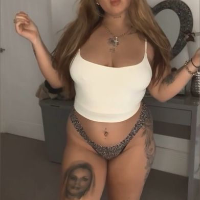 Maybell🫦 Added Photo on 2025-06-02