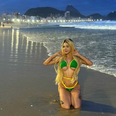 Lara (larapeacee) OnlyFans profile photo