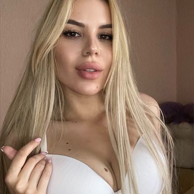 Alena Sun☀️ (alenasun) Profile Photo Added 2025-08-16