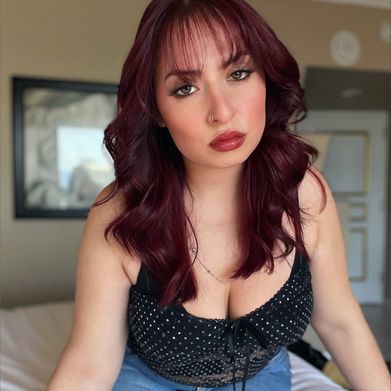 Nicole 🌺 (nicolle.aara) Profile Photo Added 2025-03-20