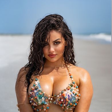 Angie jade Added Photo on 2025-07-23