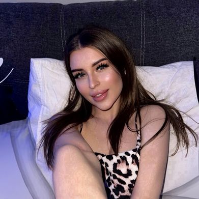 Katie Bratty (katiexbratty) Header Photo Added 2025-09-07