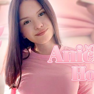 Mladá Anička (18yo) 🐰 (anicka.holcicka) Header Photo Added 2025-02-06