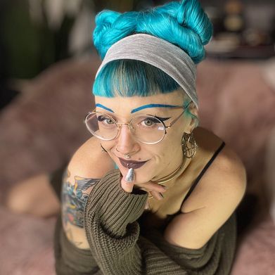 A Fiend Made Flesh 🖤 (cryptidgirlfiend) Profile Photo Added 2025-03-19