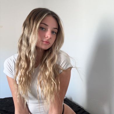 OnlyFans Model Ellie 🎀 (ellieanderson) Profile Image