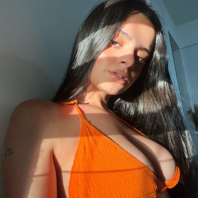 Millie Mi 🤭 (millie_mi) Profile Photo Added 2025-04-21