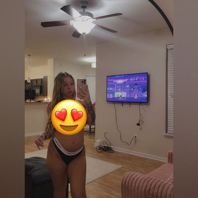 L (lleexxa11) Header Photo Added 2025-11-19