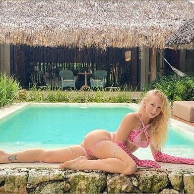 Emma (smallemma) Header Photo Added 2025-10-24