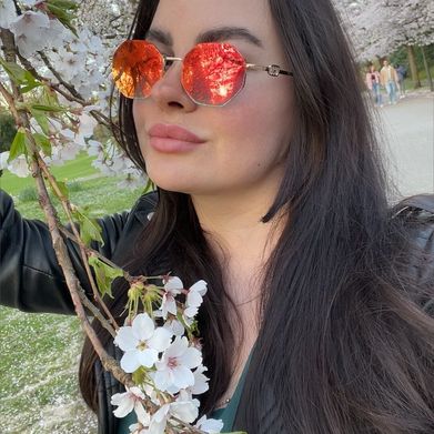 Lily Lane (lilylanee_x) Profile Photo Added 2025-04-05