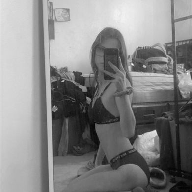 mommy j😝 (mommyj22) Header Photo Added 2025-03-29