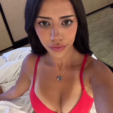 Julia Brooks (juliaabrooks) Profile Photo Added 2025-06-21