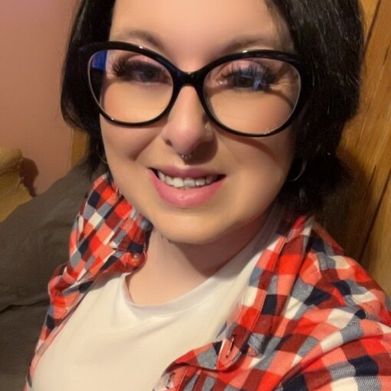 OnlyFans Model Kari (kcrisp0917) Profile Image