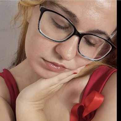 Lilli Hale (lillihalereal88) Profile Photo Added 2025-02-26